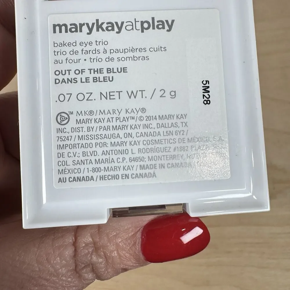 New In Box Mary Kay At Play Baked Eye Trio Out of The Blue